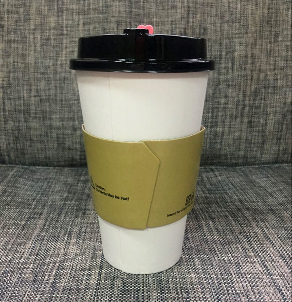 Café caliente de la manga de la taza de papel con colores de la impresión en offset de Flexo del logotipo diversos