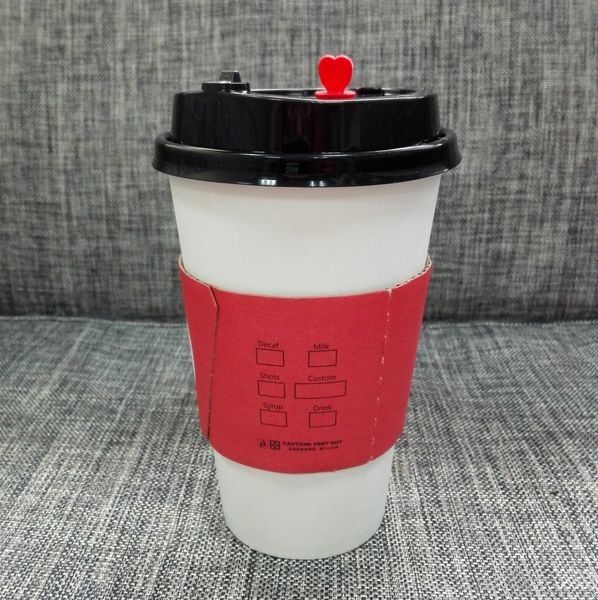 Café caliente de la manga de la taza de papel con colores de la impresión en offset de Flexo del logotipo diversos